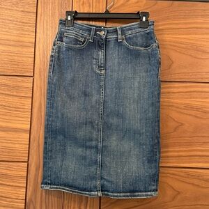 Boden EUC Classic Dark Denim Pencil Summer Fall Skirt Women's Size 2